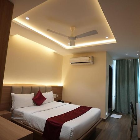 Hotel Sunrise Hospitality Vijayawāda Extérieur photo