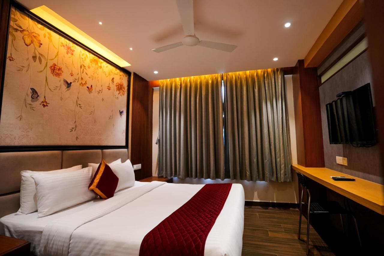 Hotel Sunrise Hospitality Vijayawāda Extérieur photo