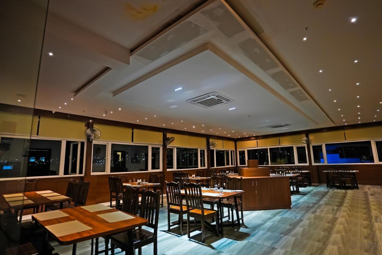 Hotel Sunrise Hospitality Vijayawāda Extérieur photo